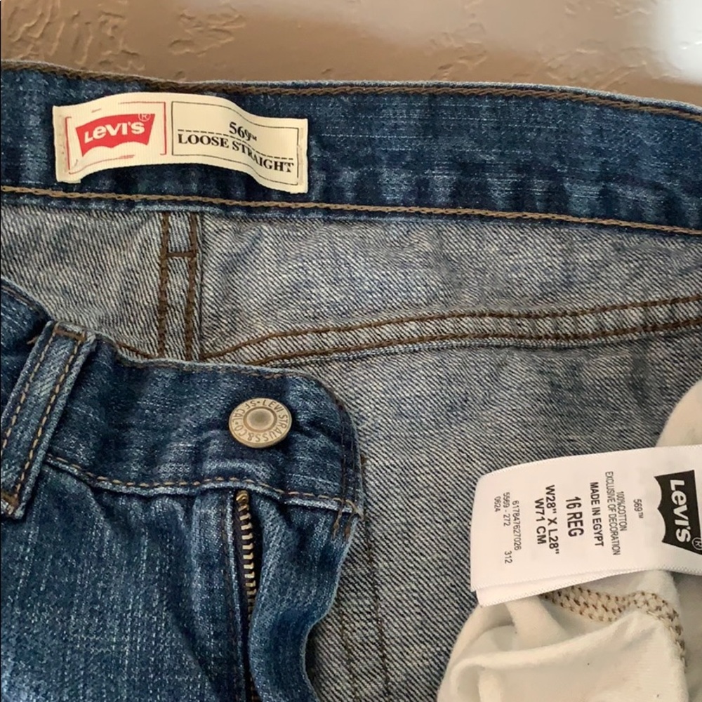 Levi’s 569 loose straight